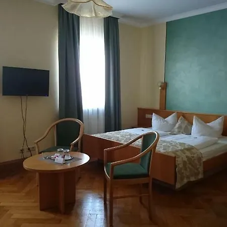 Szálloda Traditionsgasthof Gruener Baum *