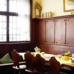 Traditionsgasthof Gruener Baum Hotel