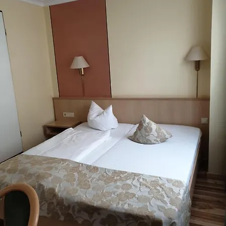 Traditionsgasthof Gruener Baum * Bad Staffelstein