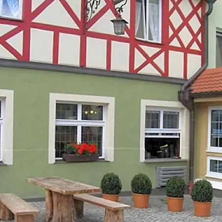 Traditionsgasthof Gruener Baum Ξενοδοχείο *