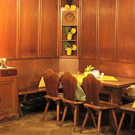 Ξενοδοχείο Traditionsgasthof Gruener Baum Bad Staffelstein