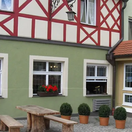 Traditionsgasthof Gruener Baum *