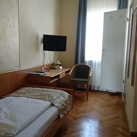 Traditionsgasthof Gruener Baum Bad Staffelstein